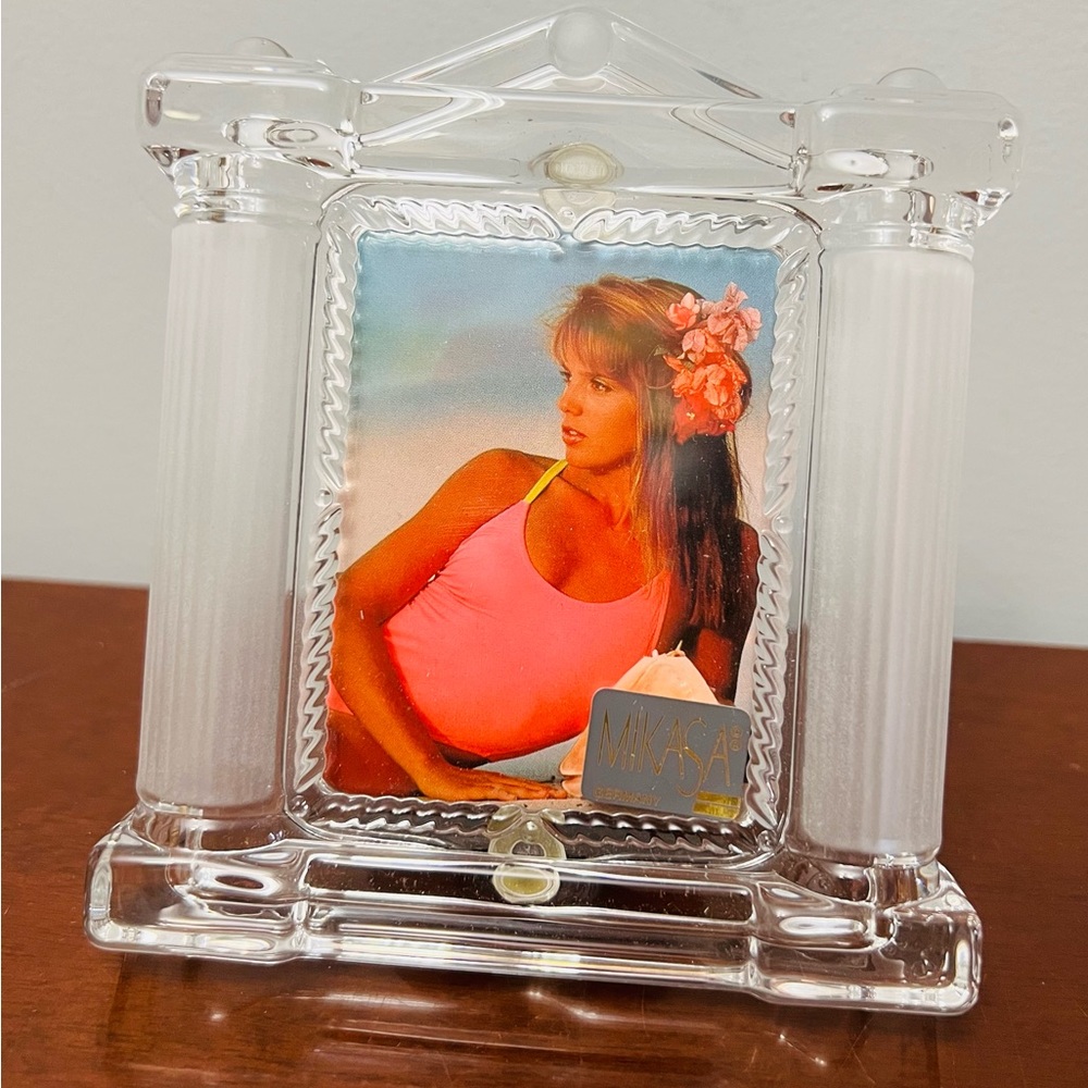 Vtg Mikasa Cotillion Frost picture Frame 5 1/4”